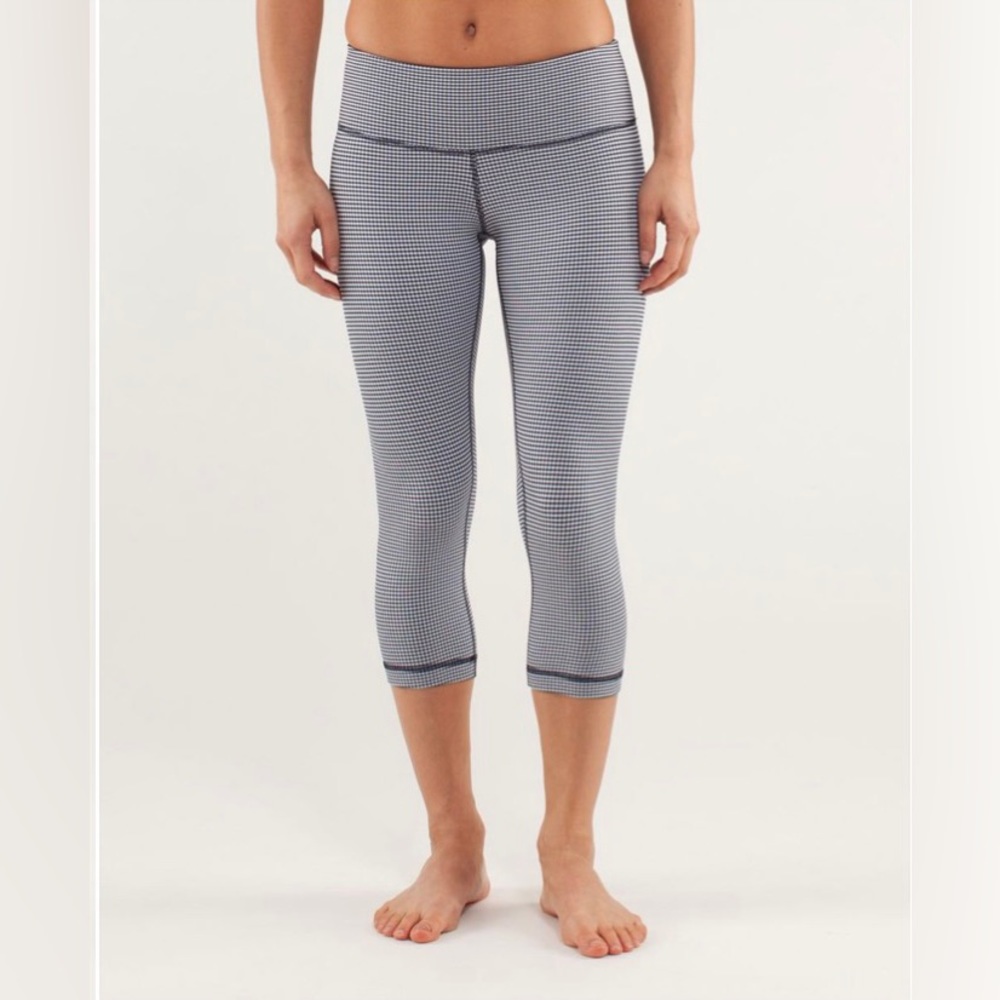 Lululemon under wunder crop legging in inkwell